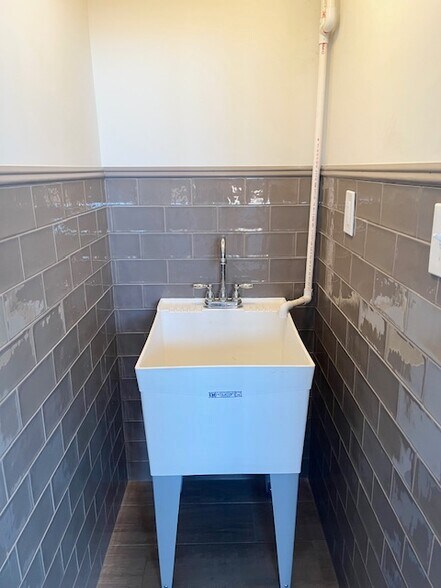 More Photos Of 405-407 Gates Ave, Brooklyn Loft Creative Space For Lease