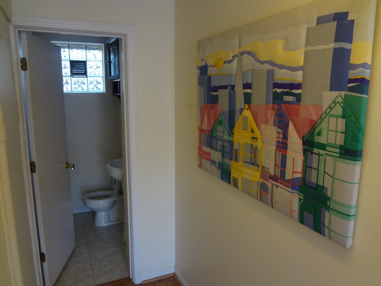 More Photos Of 1002 N Milwaukee Ave, Libertyville Freestanding For Lease