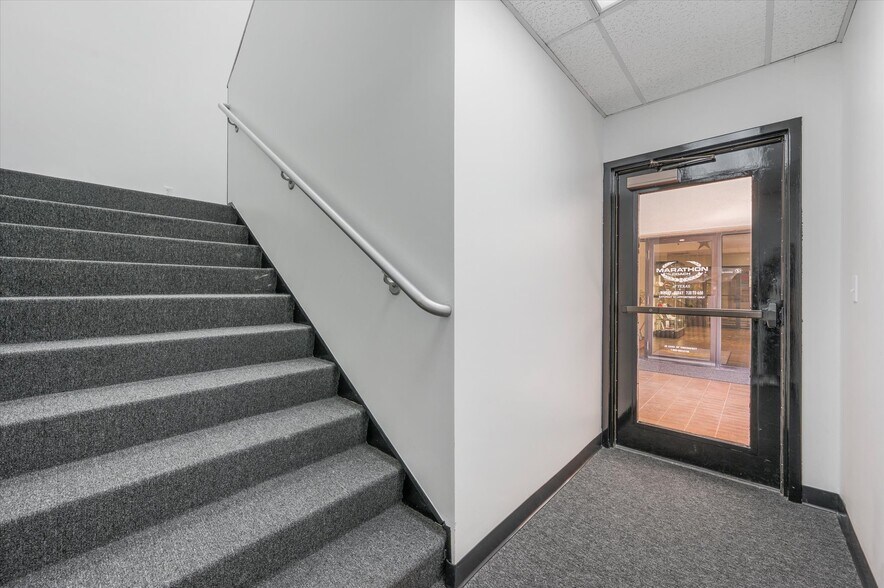 More Photos Of 1175 Post & Paddock Rd, Grand Prairie Office For Lease