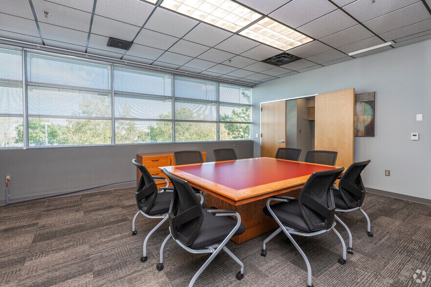 More Photos Of 4900 Lang Ave NE, Albuquerque Office For Lease