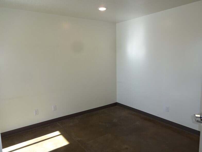 More Photos Of 1900 N 200 E, Spanish Fork Warehouse For Lease