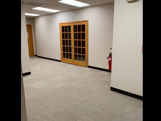 More Photos Of 350-370 Lexington Dr, Buffalo Grove Flex For Lease