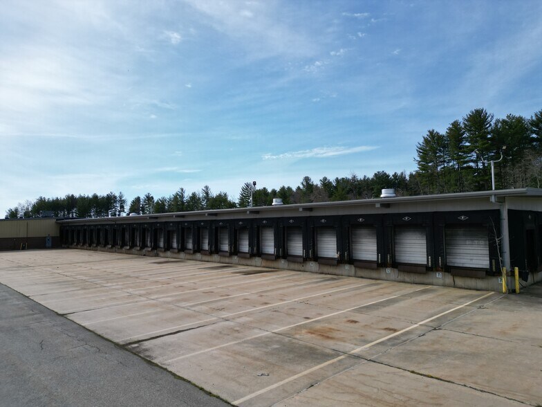 More Photos Of 28 Sterling Rd, Billerica Truck Terminal For Lease