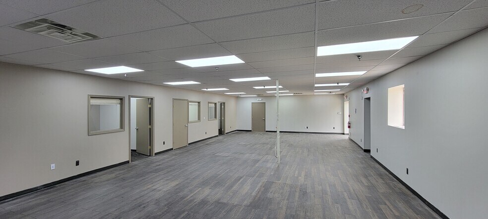 More Photos Of 9 Tarkett Dr, New Windsor Township Distribution For Lease