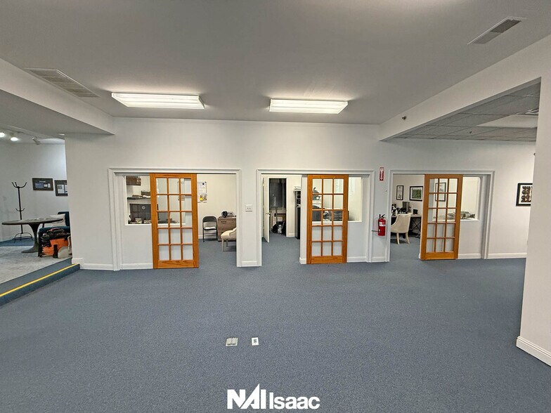 More Photos Of 230 N Gratz St, Midway Storefront Retail Office For Sale