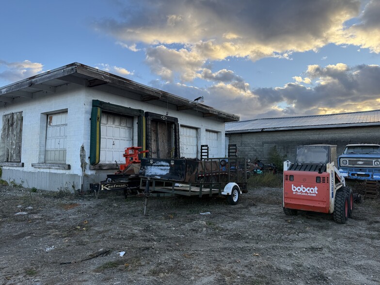 More Photos Of 477 Hartford Avenue West, Uxbridge Flex For Sale