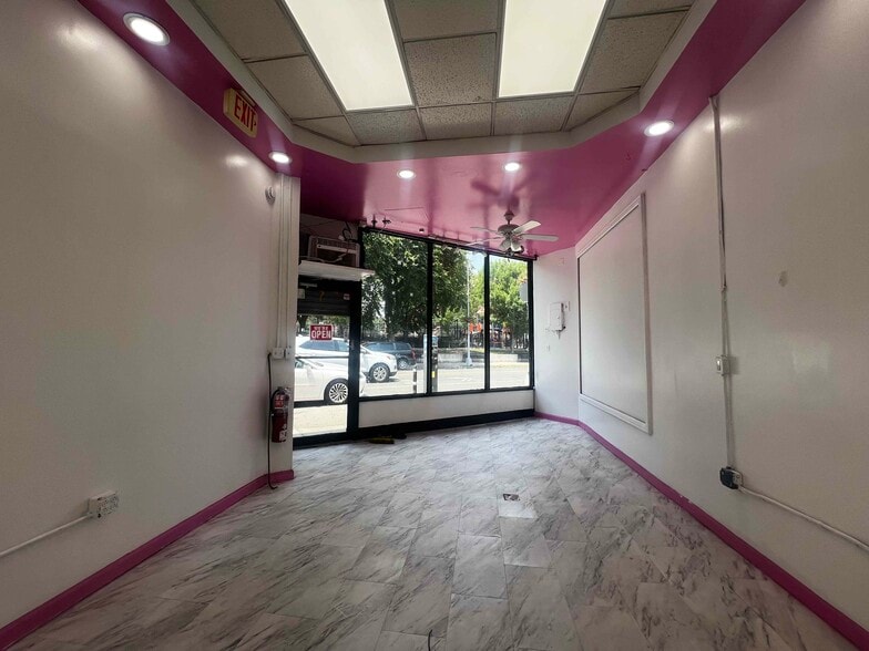 More Photos Of 4216 Greenpoint Ave, Sunnyside General Retail For Lease