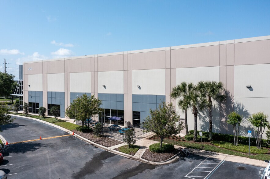 More Photos Of 2405 Commerce Park Dr, Orlando Unknown For Lease