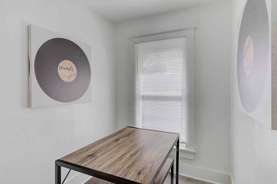 More Photos Of 963 New York St, Memphis Multifamily For Sale