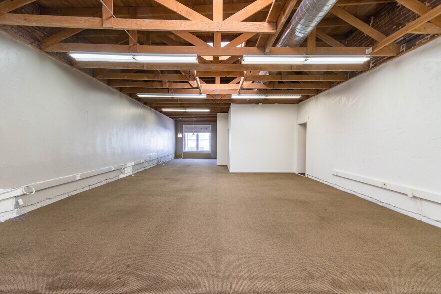 More Photos Of 636-638 4th St, San Francisco Freestanding For Lease