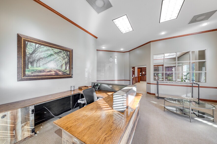 More Photos Of 220 Curie Dr, Alpharetta Warehouse For Sale