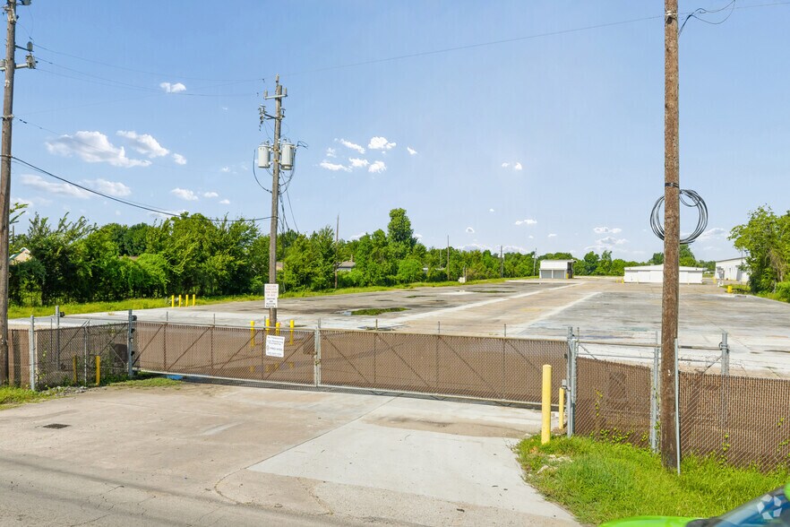 More Photos Of 11939 Aldine Westfield Rd, Houston Unknown For Lease