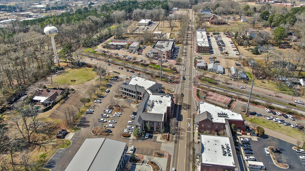 More Photos Of 113-115 W Jackson Ave, Ridgeland Unknown For Lease