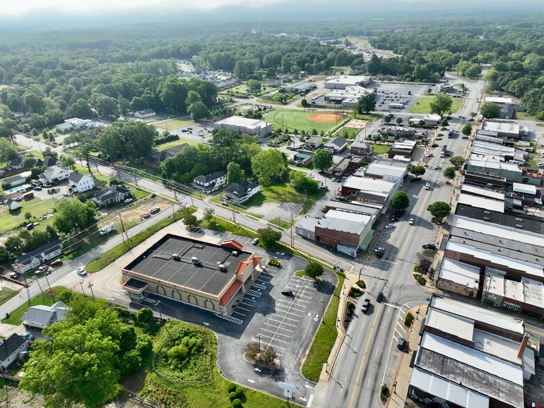 More Photos Of 121 N Main St, Woodruff Drugstore For Sale