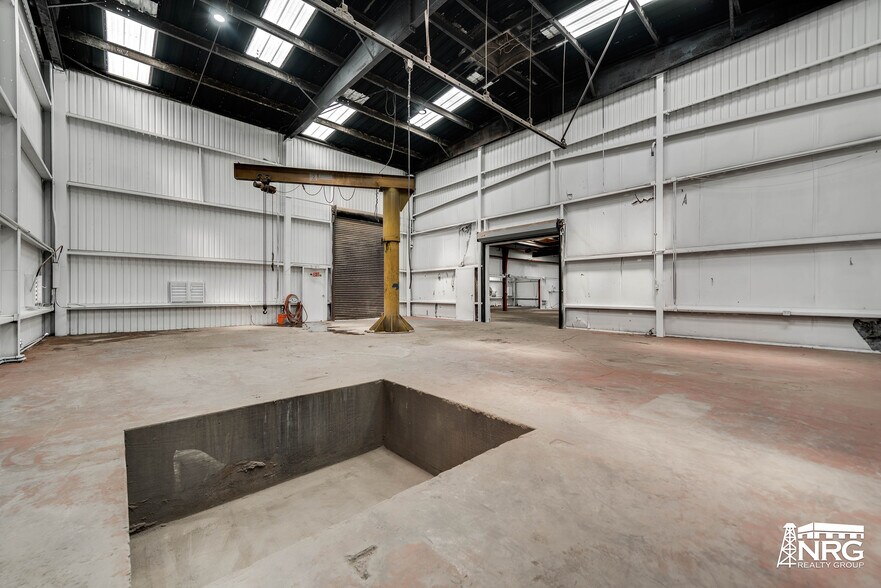 More Photos Of 11008 West County Road 128, Odessa Manufacturing For Lease