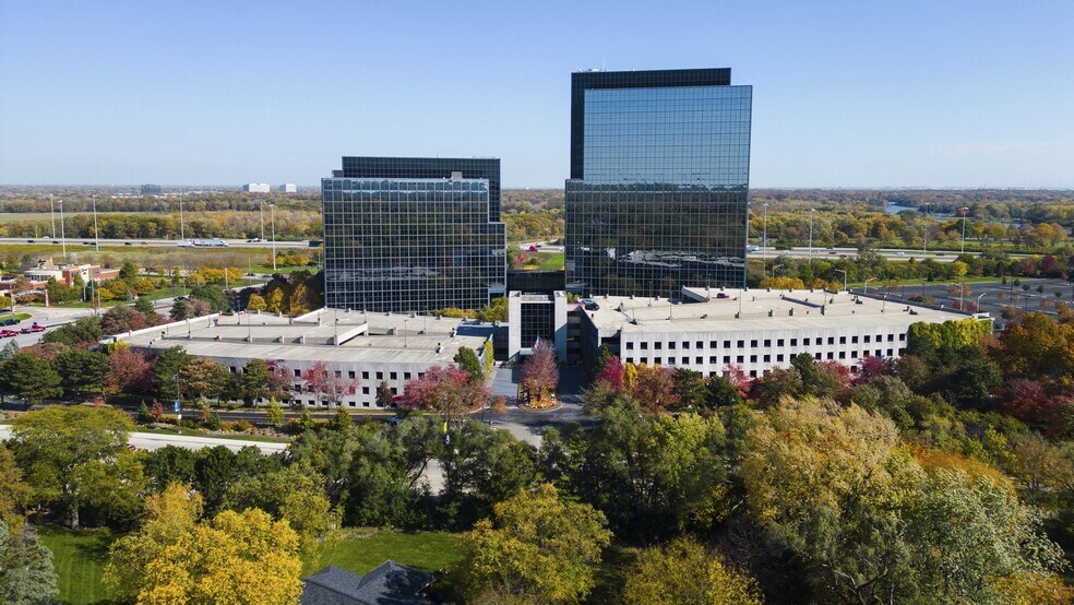 More Photos Of 425 N Martingale Rd, Schaumburg Unknown For Lease