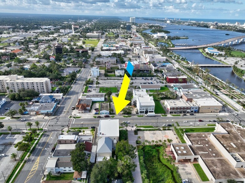 More Photos Of 135 Orange Ave, Daytona Beach Storefront For Sale