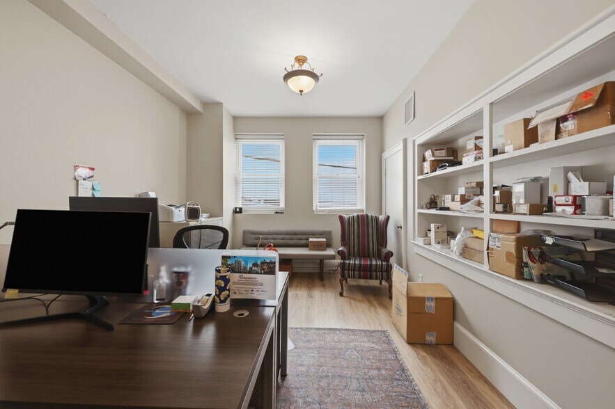 More Photos Of 39 State St, Newburyport Storefront Retail Residential For Sale