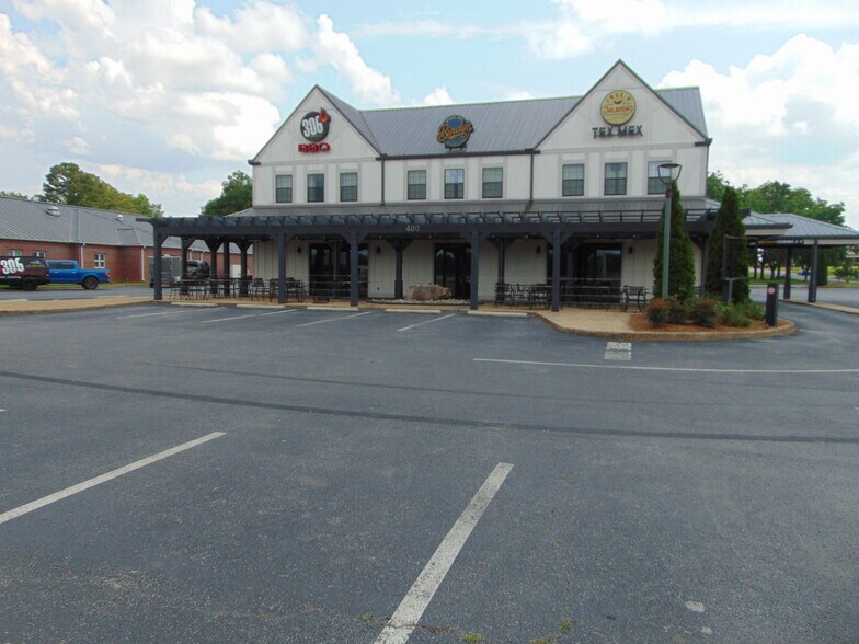 More Photos Of 400 Avalon Ave, Muscle Shoals Restaurant For Sale