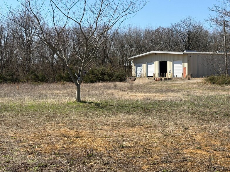 More Photos Of 385 Wheat Rd, Vineland Flex For Sale