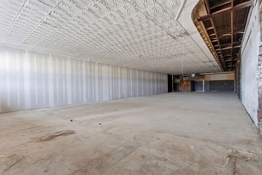 More Photos Of 657 Silas Deane Hwy, Wethersfield Freestanding For Lease