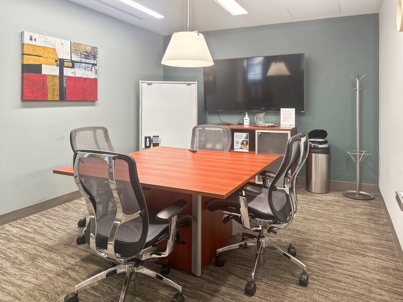 More Photos Of 50 California St, San Francisco Coworking Space