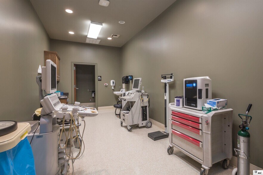 More Photos Of 3995 Sterlington Rd, Monroe Medical For Sale