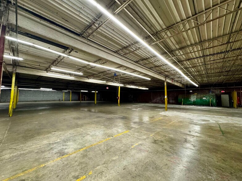 More Photos Of 235 S Hampton Ave, Johnsonville Warehouse For Sale