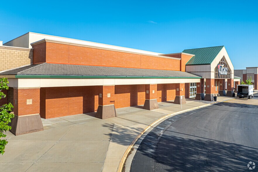 More Photos Of 14401 W Metcalf Ave, Overland Park Unknown For Lease