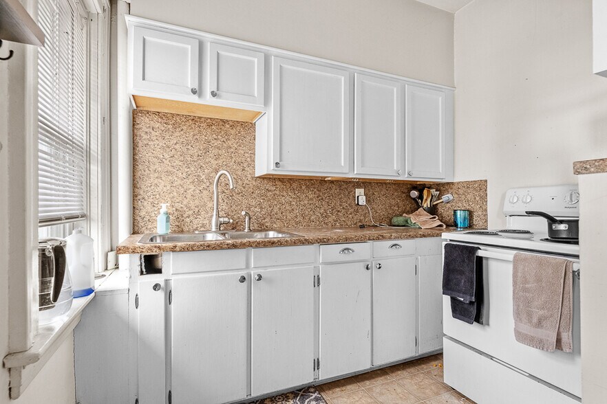 More Photos Of 203 Glamorgan St, Alliance Apartments For Sale