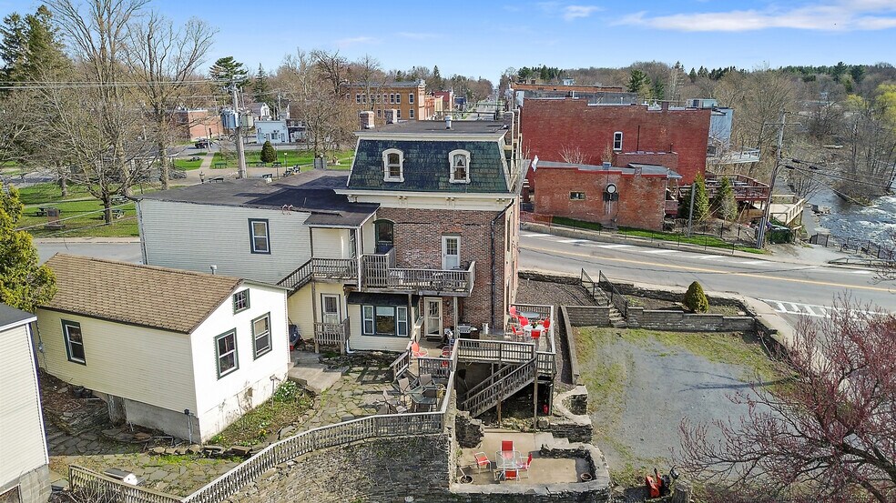 More Photos Of 1880 House Bed & Breakfast, Pulaski Hotel For Sale