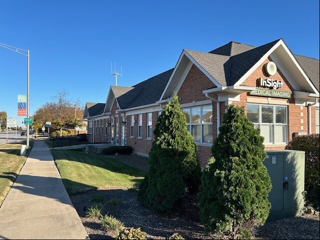 More Photos Of 2009 Warrenville Rd, Lisle Office For Lease