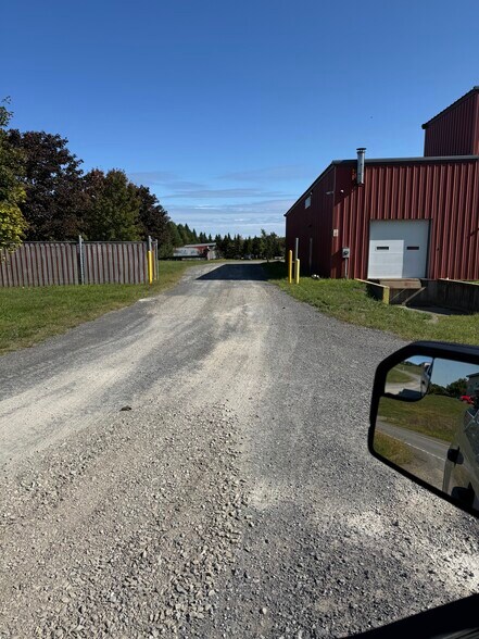 More Photos Of 21 Salerno Dr, Hudson Warehouse For Lease