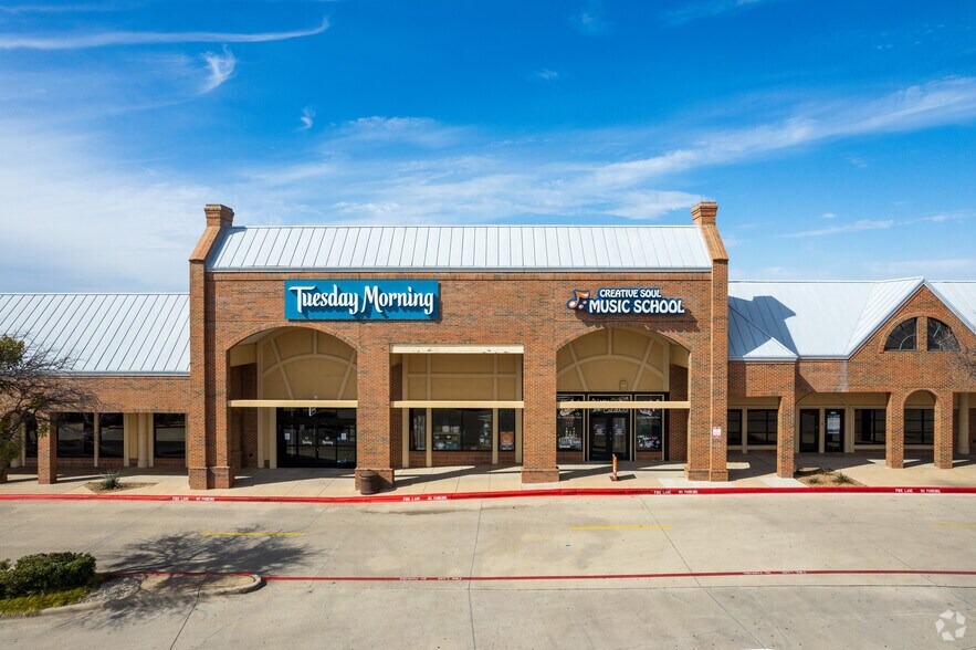 More Photos Of 5200-5288 S Hulen St, Fort Worth General Retail For Lease