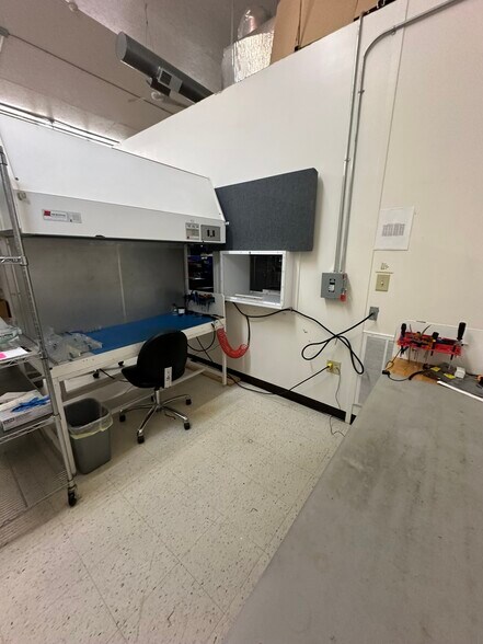 More Photos Of 1250 Rochester St, Lima Light Manufacturing For Lease