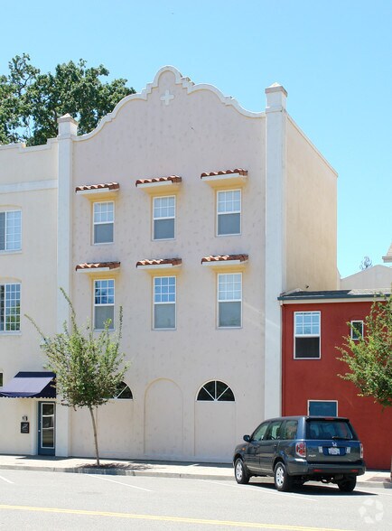 More Photos Of 220 Windsor River Rd, Windsor Apartments For Sale