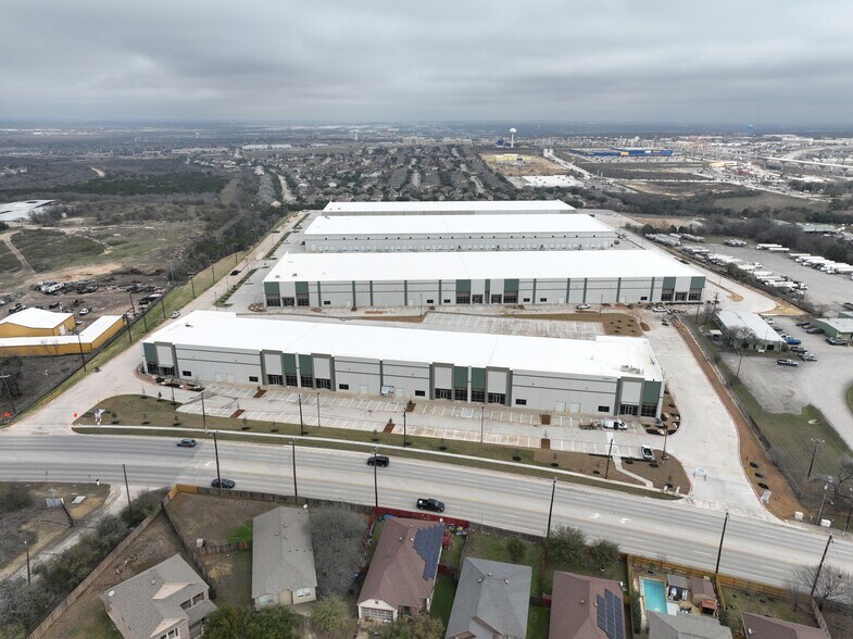 More Photos Of 13644 Toepperwein Rd, Live Oak Unknown For Lease