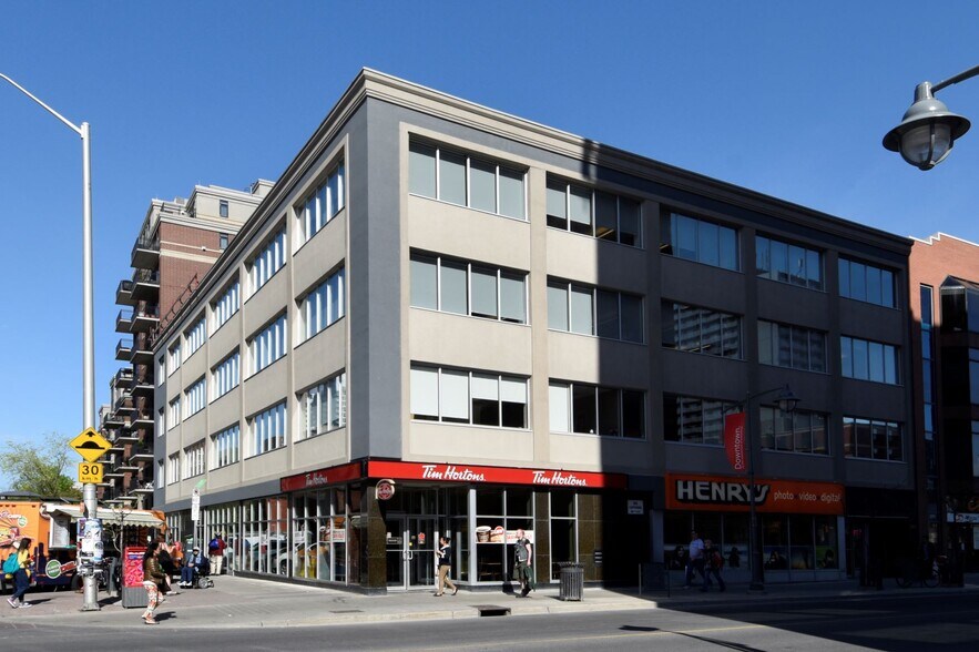 More Photos Of 396 Cooper St, Ottawa Office For Lease