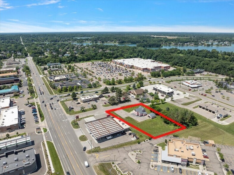 More Photos Of 16237 Jennings Rd, Fenton Office Residential For Lease