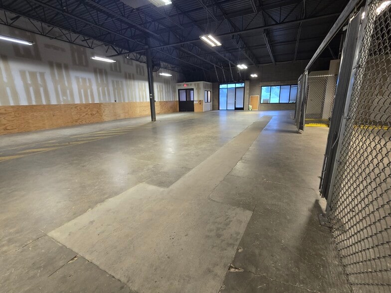 More Photos Of 2960 Technology Pl, Waldorf Research And Development For Lease