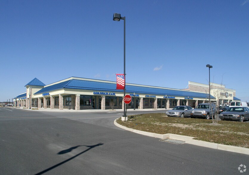 More Photos Of 17252 N Village Main Blvd, Lewes General Retail For Lease