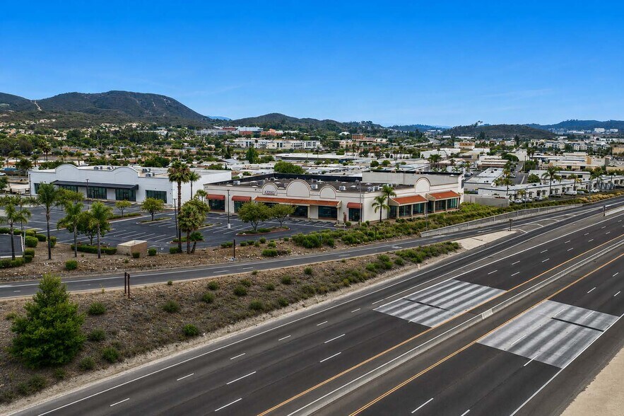 Primary Photo Of 1617 Capalina Rd, San Marcos Showroom For Lease