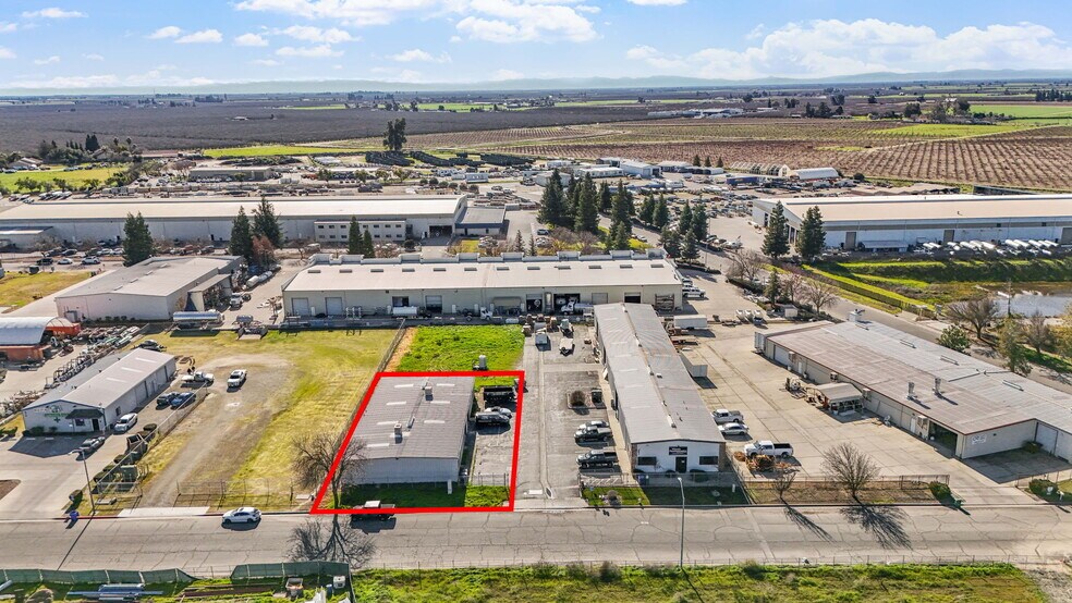 More Photos Of 460 Airpark Rd, Atwater Warehouse For Lease