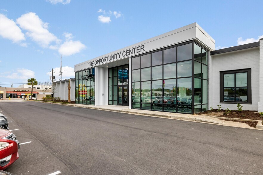 More Photos Of 8570 Rivers Ave, North Charleston Office Residential For Lease