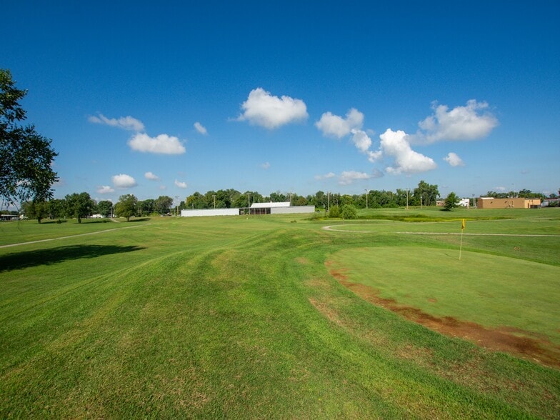 More Photos Of 3500 Kingshighway, East Saint Louis Golf Course Driving Range For Sale