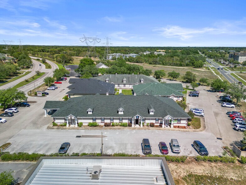 More Photos Of 224 Mariner Blvd, Spring Hill Medical For Sale