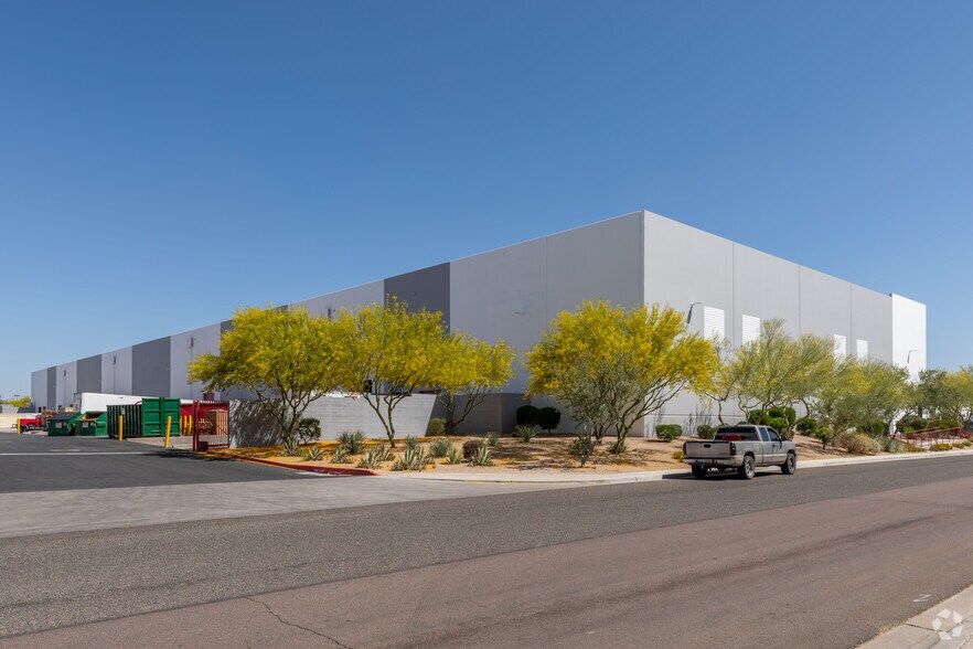 More Photos Of 1000 W Vista Bonita Dr, Phoenix Warehouse For Lease