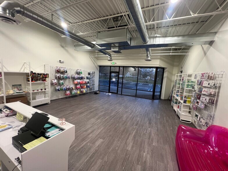 More Photos Of 20840 Lahser Rd, Southfield Storefront For Lease
