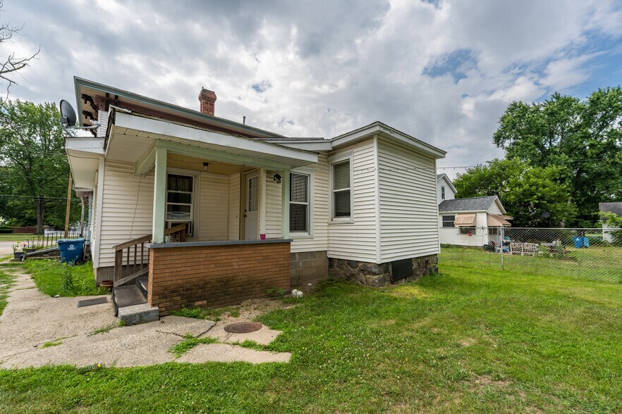 More Photos Of 206 W Delaware St, Decatur Apartments For Sale