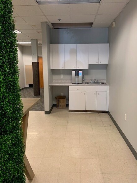 More Photos Of 55-95 West St, Walpole Research And Development For Lease